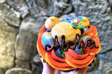 REVIEW: New Aloha – Welcome Back ‘Ohana Cupcake at Disney’s Polynesian Village Resort