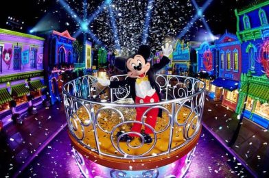 VIDEO: “We Love Mickey” Nighttime Projection Show Resumes at Hong Kong Disneyland