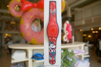 PHOTOS: New Americana Mickey Mouse MagicBand Brings the Stars and Stripes to the Magic Kingdom