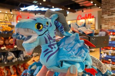 PHOTOS: New Pandora – The World of Avatar Shoulder Banshee Plush Flies Into Disney Springs