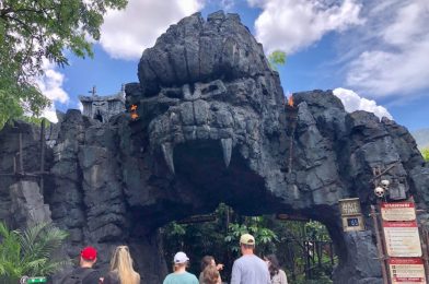 PHOTO REPORT: Universal Orlando 7/25/20 (New Minions and Hufflepuff Face Masks, Crêpe Makers and Coca-Cola Freestyle Added to Central Park Crêpes, Additional Face Covering Signage Around the Park, and More)