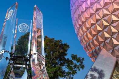 VIDEO: Walt Disney Imagineering Shares Inside Look at How The New EPCOT Lucite Fountain Pylons Were Installed