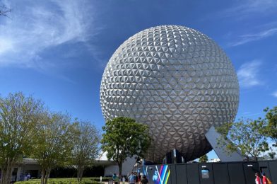 PHOTO REPORT: EPCOT 8/6/20 (Parking Gate Woes, New World Showcase Merchandise, Project Tomorrow Screens Partially On, and More)