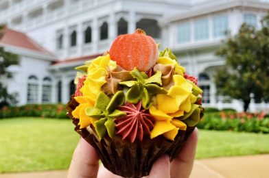 REVIEW: NEW Autumnal Apple Pie Cupcake Delights for Fall at Disney’s Grand Floridian Resort & Spa