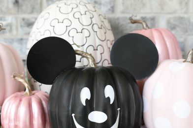 #DisneyHalloMoments: Influencers at Home Create Disney Inspired Halloween DIY Crafts