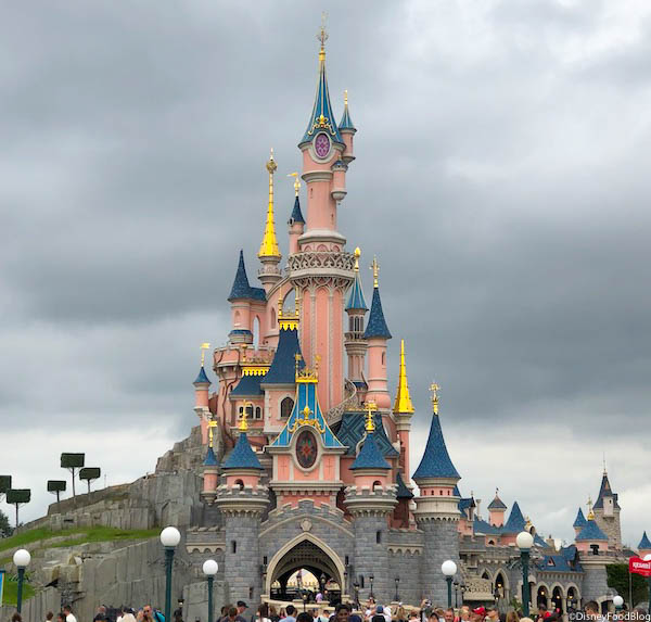 NEWS: The Standby Pass at Disneyland Paris Is on…Standby