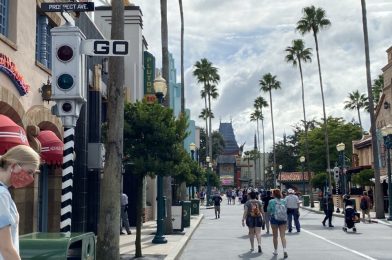 PHOTO REPORT: Disney’s Hollywood Studios 10/5/20 (Frozen Sing-Along Celebration Returns, Keystone Clothiers Reopens, New Dooney & Bourke Bags, and More)