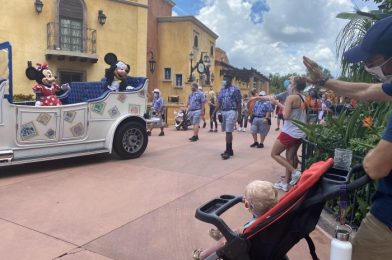 Tips for Viewing the Character Cavalcades at EPCOT