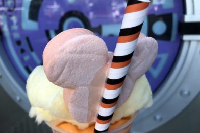 This Candy Corn Cupcake in Disney World Is Simple But Delicious!