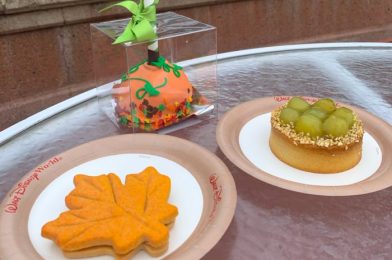 Review! The Thanksgiving Cupcake From Disney World Is Filled With a Yummy Surprise!