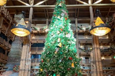 PHOTOS – The Gorgeous Holiday Decorations of Wilderness Lodge Are Here