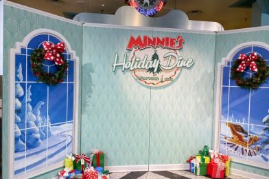 Christmas Takes Over Hollywood and Vine in Disney’s Hollywood Studios!