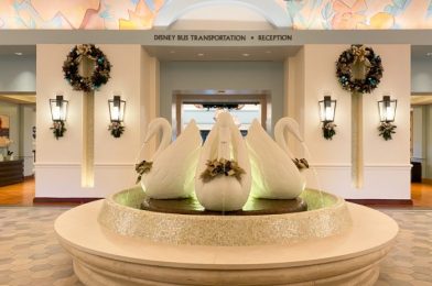 Pics: See This Amazing Chocolate Santa Display at the Walt Disney World Swan Resort!