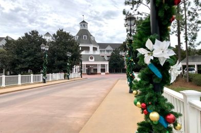 Let’s Take a Tour of Disney’s Yacht Club Resort’s Holiday Decorations!