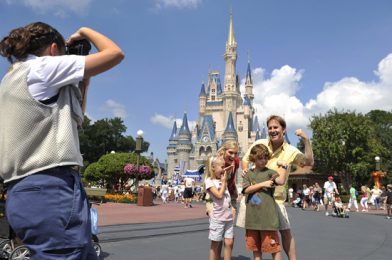 There’s a NEW Holiday Super ZOOM Magic Shot in Disney World!