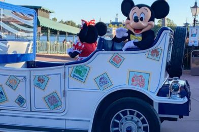 Santa Goofy Arrives in Style at Disney’s Hollywood Studios!