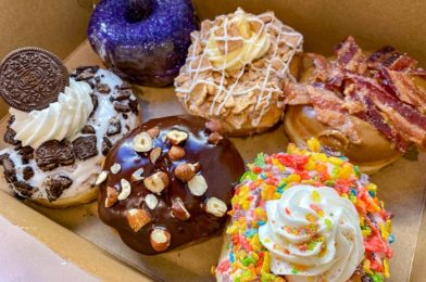 FULL REVIEW: Are Everglazed Donuts The New KING Of Disney World Snacks?