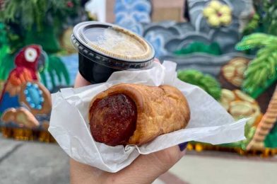 REVIEW: We Try the Spinach & Artichoke and Crab Hand-Pies, Andouille Puff Pastry from the Mardi Gras Tribute Store at Universal Studios Florida