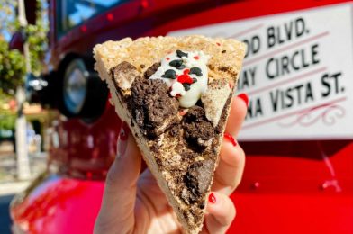 REVIEW: New Cookies and Cream Pie Rice Crispy Treat is Surprisingly Good at Disneyland Resort