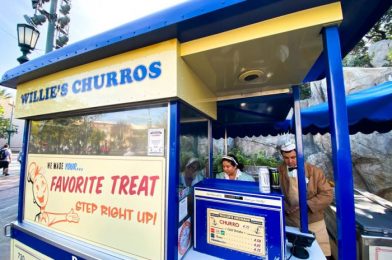 Churro Lovers, Rejoice! Fluffernutter Churros Have Returned to Disneyland!