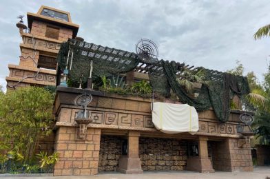 PHOTOS: Netting Thrown Over Star Wars Trading Post for Re-theme of Rainforest Cafe at Downtown Disney District