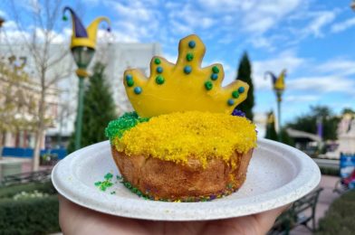 REVIEW: Mardi Gras King Cake from the Tribute Store at Universal Studios Florida