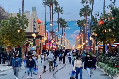 PHOTO REPORT: Disneyland Resort 3/14/2021 (Last Day of Disney California Adventure Before “A Touch of Disney” Event Begins, Closer Access to Disneyland, New Merchandise, Heavy Crowds, and More)