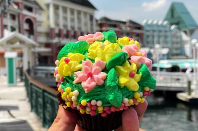 REVIEW: New Springtime Lemon Curd Cupcake Blooms at Walt Disney World