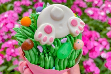 Review: Can Disney World’s NEW Cupcake Stick Around All Year?!