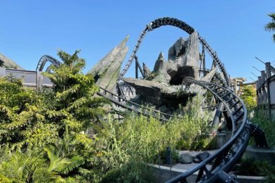 PHOTO REPORT: Universal Orlando Resort 4/14/21 (T-Rex Photo Op Returns, Grad 2021 Shirt, Updates in Jurassic Park, and More)