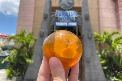 REVIEW: Pineapple Maple “Fossilized Amber” Gummy From Jurassic World Tribute Store in Universal Studios Florida