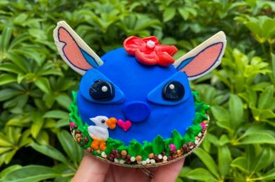 Experiment 626 is Taking Over Disney World With ANOTHER Stitch Cake