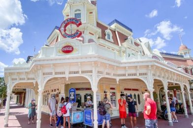 An Iconic Entertainer Will Return to Disney World on October 1st!