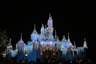 REVIEW: Disneyland Took the Cream Cheese Pretzel and Said “Make It Christmas”