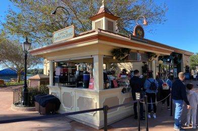 REVIEW: New Enjoyable Carolers’ Cold Brew at Joffrey’s Coffee & Tea Company for the 2021 EPCOT International Festival of the Holidays