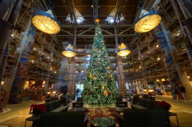 PHOTOS: Disney’s Wilderness Lodge Decorated for the Holidays