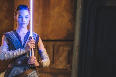 Rey’s Clumsy ‘Real’ Lightsaber Swap on Star Wars: Galactic Starcruiser Leaves A Lot To Be Desired