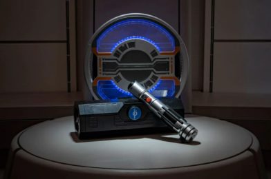 NEW Personalizable Lightsaber Debuting Exclusively to Star Wars: Galactic Starcruiser Guests