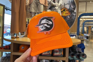 Orange ‘Jurassic World’ Cap Claws Into Universal Orlando Resort