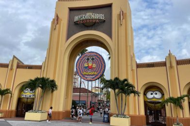 PHOTO REPORT: Universal Orlando Resort 6/26/22 (Minions Inflatables, Final Day for the Prop Shop, Hello Kitty and Gudetama Popcorn Buckets, and More)