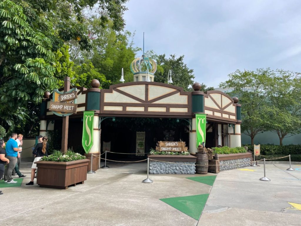 PHOTOS, VIDEO: New ‘Shrek’s Swamp Meet’ with Shrek, Fiona, and Donkey ...