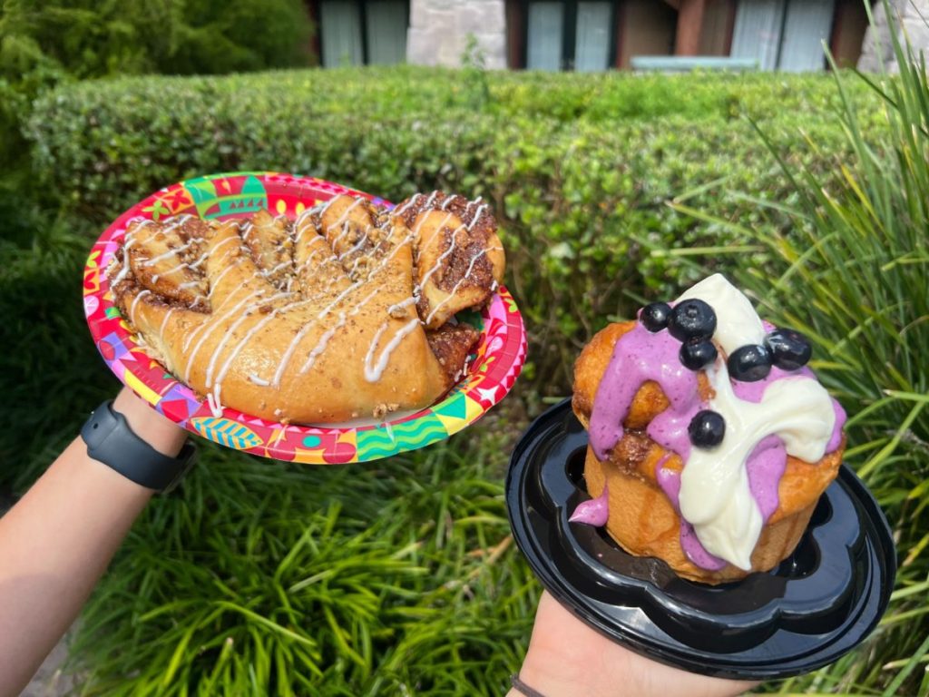 REVIEW: Walt Disney World’s Best Cinnamon Roll Debuts Along with GIANT ...