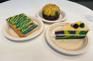 REVIEW: Mardi Gras King Cake Brioche, Pecan Tart, and Rum Cake at Today Cafe in Universal Studios Florida