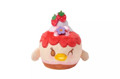 New Daisy Duck Tripleberry Compote Cheesecake Disney Munchling