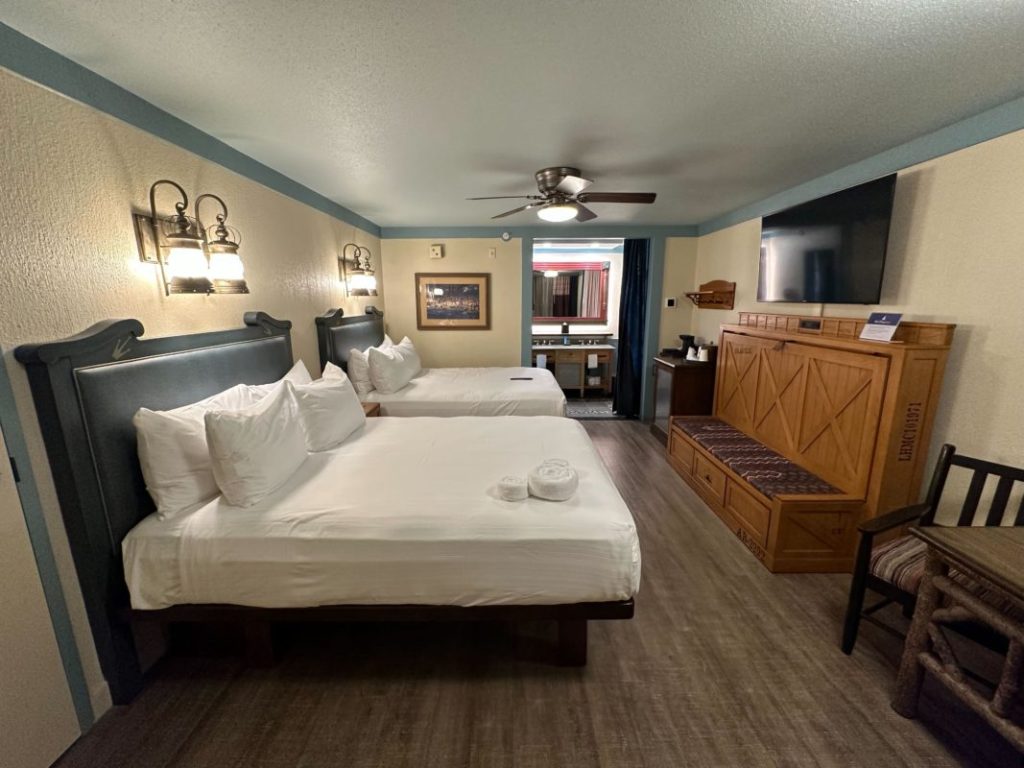 Photos Tour A Guest Room With Space For A 5th Sleeper At Disneys Port