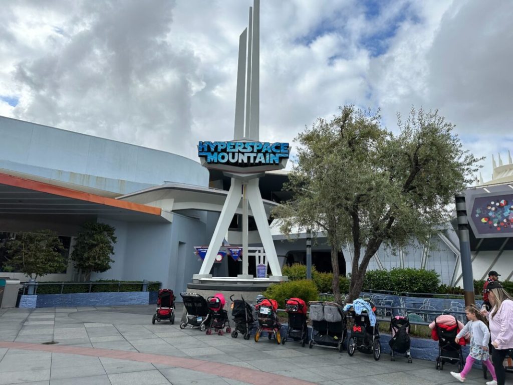 PHOTOS, VIDEO ‘Star Wars’Themed Hyperspace Mountain Overlay Returns