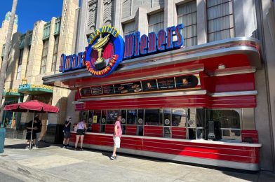 REVIEW: Poison Apple Funnel Cake Adds Sweet Touch & Te Kā Dog Returns to Award Weiners for Halloween in Disney California Adventure