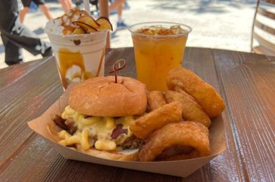 REVIEW: Seasonal Apple Crumble Ice Cream Parfait, Bacon-Green Chile Mac & Cheese Chicken Sandwich, and Mango Lemonade From Smokejumpers at Disney California Adventure