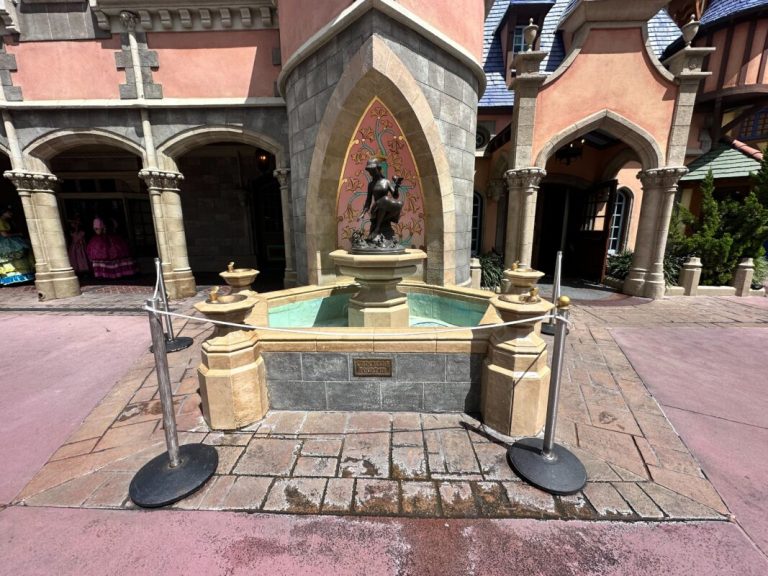 Photos Cinderella Fountain In Magic Kingdom Finally Repaired And