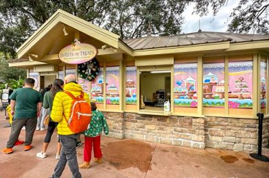 REVIEW: This EPCOT Treat Reminds Us of a Boozy Frosty from Wendy’s in the BEST Way